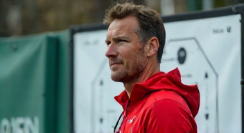 Der Trainer Michael Apelgren und seine Strategien (3/10)