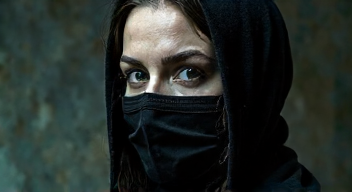 Die innere Zerrissenheit der Identität (1/10)